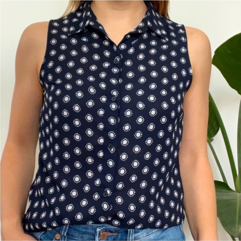🦋 Banana Republic Classic Fit Blue Sleeveless Polka Dot Button Down Blouse